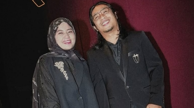 Mengenal Ayi Qorry, Istri Praz Teguh yang Ikut Salurkan Bantuan untuk Korban Banjir Sumatra