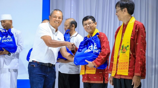 Wujudkan Kepedulian Sosial, BRI Salurkan Bantuan bagi Warga Bandung dalam Program BRI Menanam