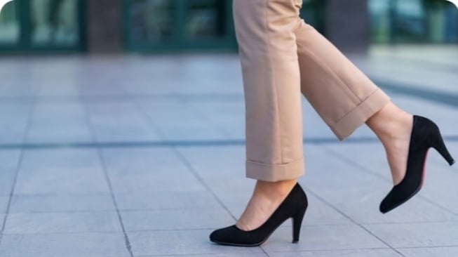 5 Rekomendasi Sepatu Pantofel Wanita Kalem, Stylish, tapi Profesional: Harga Terjangkau!