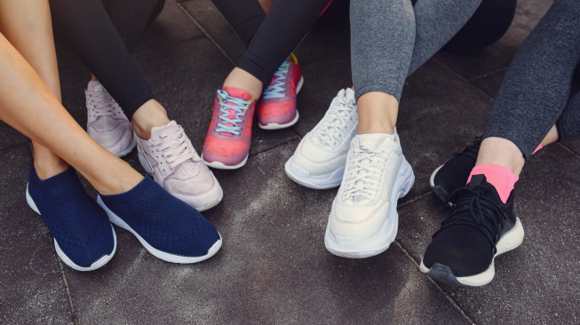 7 Rekomendasi Sepatu Lari Wanita Diskon 50 Persen di Sports Station