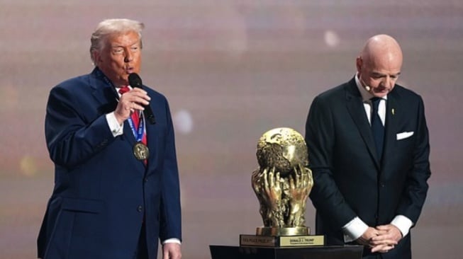 Viral Gestur Pelayan Infantino kepada Donald Trump di Drawing Piala Dunia 2026