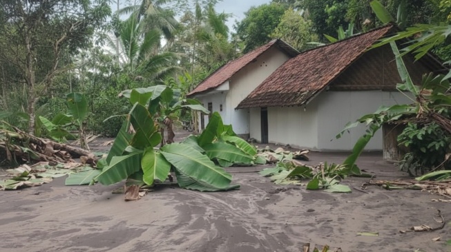 9 Rumah di Lumajang Diterjang Banjir Lahar Gunung Semeru, Warga Sempat Terisolasi