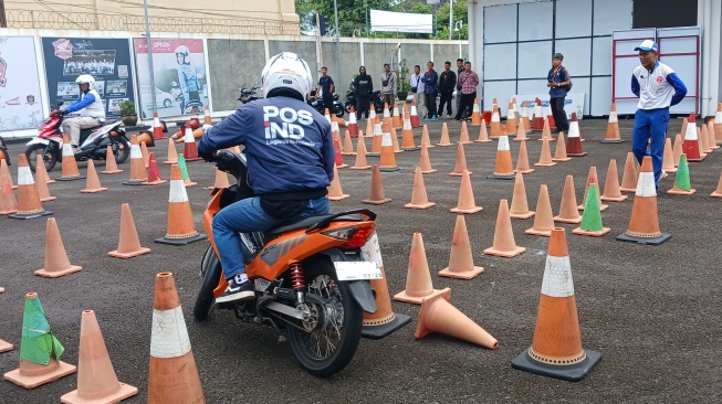 4 Tips Kurir Motor Bawa Paket, Aman Sampai Tujuan Rejeki Makin Lengket