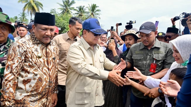 Prabowo Pastikan Stok Pangan Pengungsi Bencana di Sumatra Aman, Suplai Siap Dikirim dari Daerah Lain