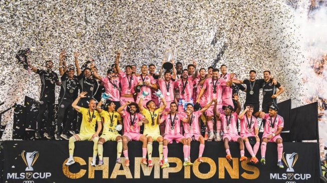 Lionel Messi Persembahkan Trofi Pertama untuk Inter Miami, Kalahkan Klub Thomas Muller di Final