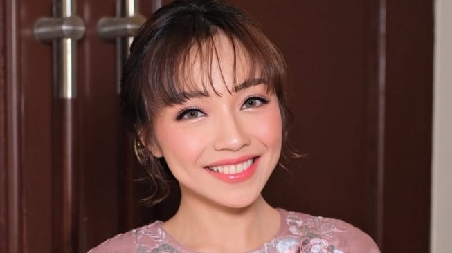 Pentingnya Aromaterapi bagi Influencer Uwi Bama: Mood Booster hingga Kunci Tidur Nyenyak