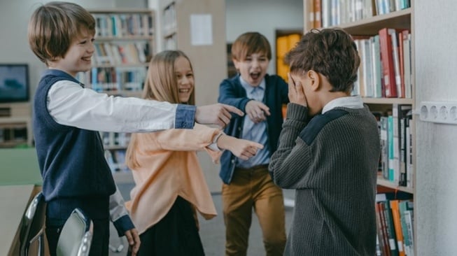 Ada Peran Orang Tua Cegah Potensi Anak Jadi Pelaku Bullying, Ajarkan Empati!