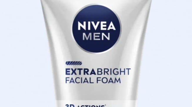 Nivea Facial Foam Men Extra Bright 3D Action. [nivea]