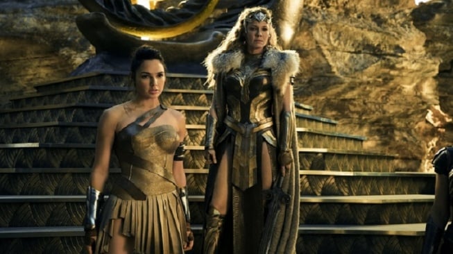 Film Wonder Woman yang dibintangi Gal Gadot dan Chris Pine akan tayang Senin (8/12/2025) malam ini pukul 21.00 WIB di Trans TV. [YouTube]