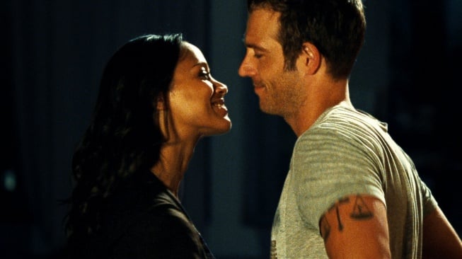 Film Colombiana yang dibintangi Zoe Saldana akan tayang Senin (8/12/2025) malam ini pukul 23.00 di Trans TV. [YouTube]