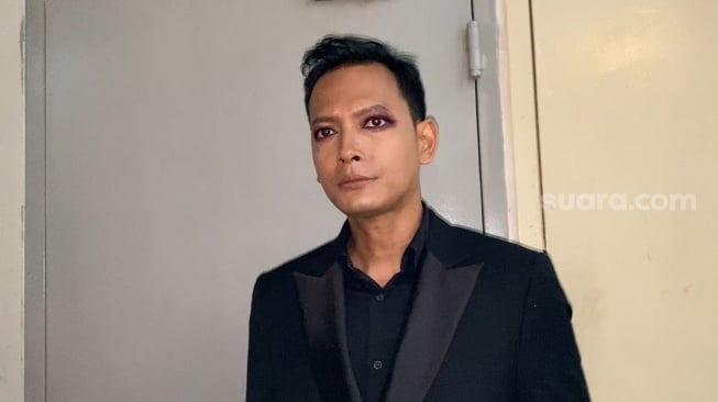 Fedi Nuril saat ditemui di kawasan Kuningan, Jakarta Selatan pada Senin, 8 Desember 2025.