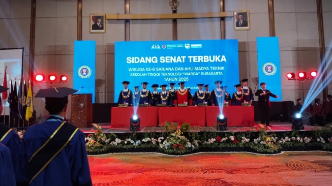 Wisuda STT Warga Surakarta 2025: Lulusan Diminta Berani Berinovasi dan Berjejaring