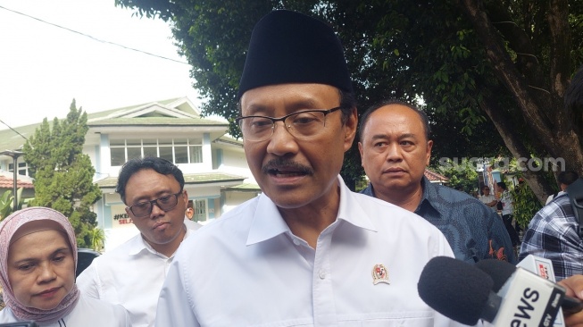 Mensos Akui Masih Ada Daerah Terisolasi di Sumatra, Tapi Pasokan Logistik Mulai Teratasi