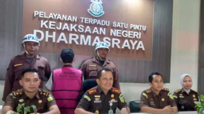 Pejabat Dharmasraya Ditahan Kejari, Diduga Korupsi Anggaran Daerah