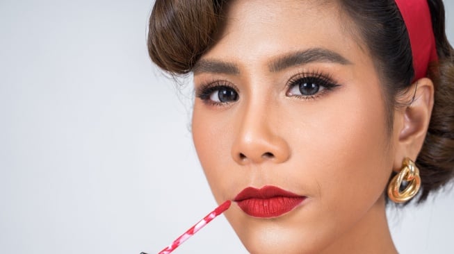 5 Lip Tint Tahan Lama untuk Natalan dan Tips Memakainya yang Tepat