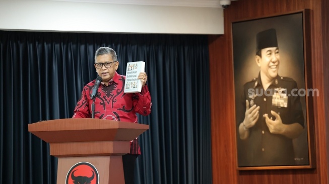 Cerita Hasto Pernah Tolak Tawaran Jadi Menteri: Takut Nggak Tahan Godaan