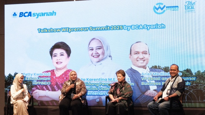 BCA Syariah menyelenggarakan WEprenur Summit sebagai bagian dari rangkaian program pemberdayaan UMKM perempuan di Indonesia, upaya memperkuat kolaborasi antara alumni program terdahulu dengan peserta program WEpreneur 3 di tahun 2025, serta showcase berbagai produk yang kreasi peserta (Dok: BCA Syariah)