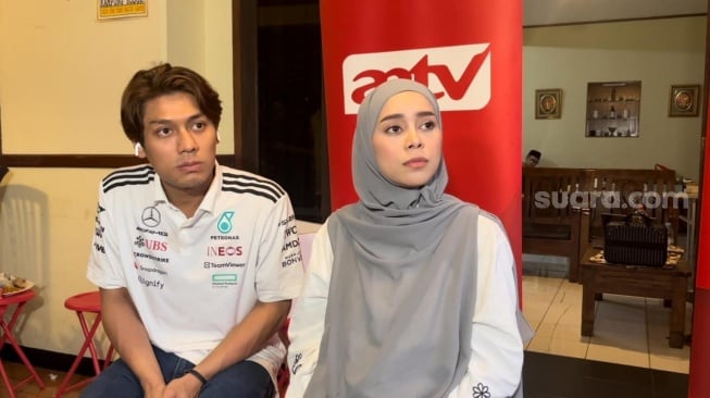 Rizky Billar dan Lesti Kejora ditemui di Cibubur, Jakarta Timur pada Selasa, 9 Desember 2025. [Suara.com/Rena Pangesti]