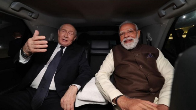 Vladimir Putin Keciduk Naik Toyota Fortuner di India, Aman Tidak Ya?