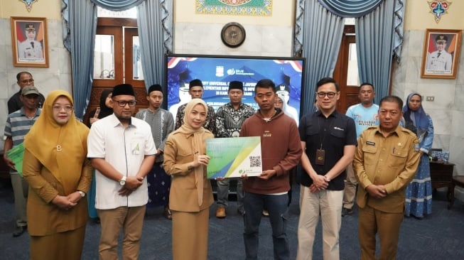 Bupati Serang Ratu Zakiyah berupaya tidak menciptakan kemiskinan baru di wilayah yang dipimpinnya dengan meneken MoU dengan BPJS Ketenagakerjaan. [Dok Pemkab Serang]