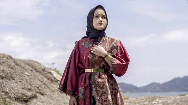 Gandeng Dua Maestro Legendaris Malaysia, Puspa Indah Hidupkan Kembali Hits "Madah dan Kerenah"