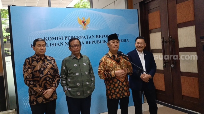 Komisi Reformasi Pertimbangkan Usulan Kapolri Dipilih Presiden Tanpa Persetujuan DPR