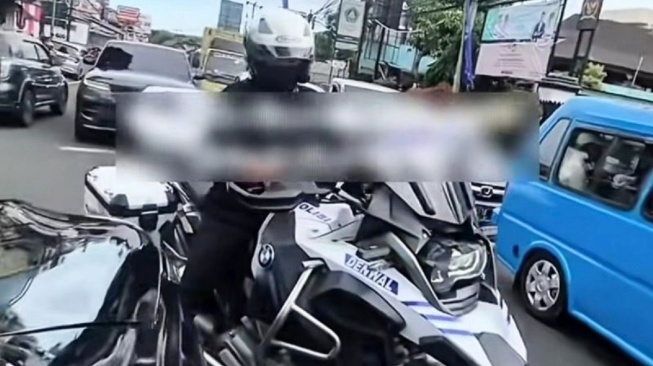Viral Range Rover Sakti B 1 WON Terobos Macet Puncak: Polisi Buru Identitas Pengawal Misterius