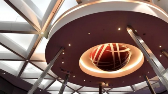 DEWA dan BUMI Meroket, IHSG Menguat ke Level 8.693 dengan Transaksi 19 Triliun