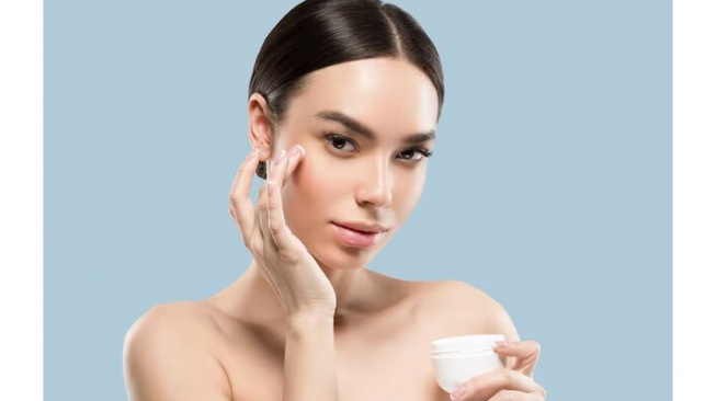 7 Cream Ampuh di Apotek yang Bikin Wajah Usia 40 Tahun Mulus Lagi, Bye-bye Flek Hitam!