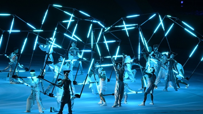 Sejumlah penari tampil dalam pembukaan SEA Games 2025 di Stadion Rajamangala, Bangkok, Thailand, Selasa (9/12/2025). [ANTARA FOTO/Nova Wahyudi/sgd/foc]