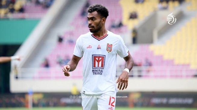 Okto Maniani Kecam Aksi Rasis terhadap Yakob Sayuri, Desak PSSI Bertindak Tegas