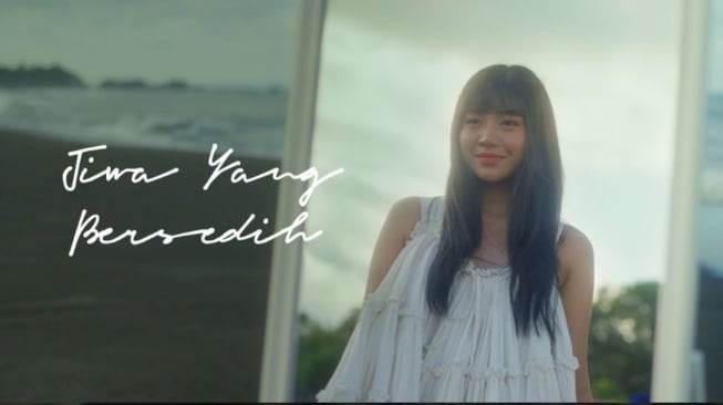 Belajar Menjadi Ruang Aman untuk Orang Lain Lewat Lagu 'Jiwa yang Bersedih'