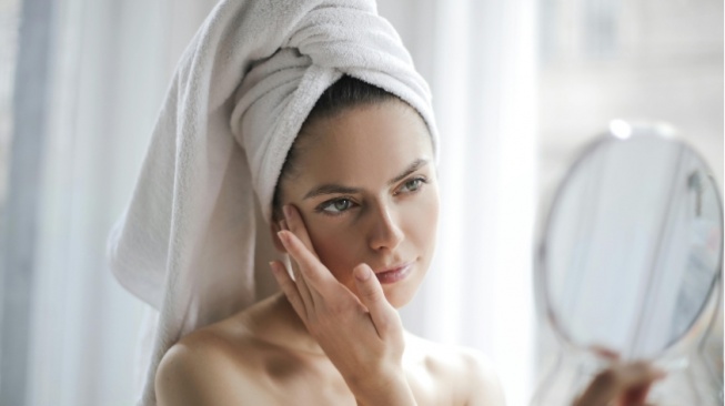 Kombinasi Kulit Berminyak dan Dehidrasi, Bagaimana Cara Mengatasinya?