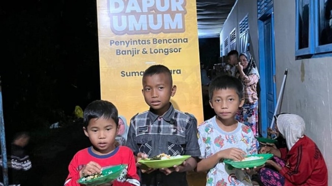 MyFundAction Gelar Dapur Umum di Tapsel, Prabowo Janji Rehabilitasi Total Dampak Banjir Sumut