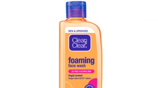 Clean & Clear Foaming Face Wash. [cleanandclear]