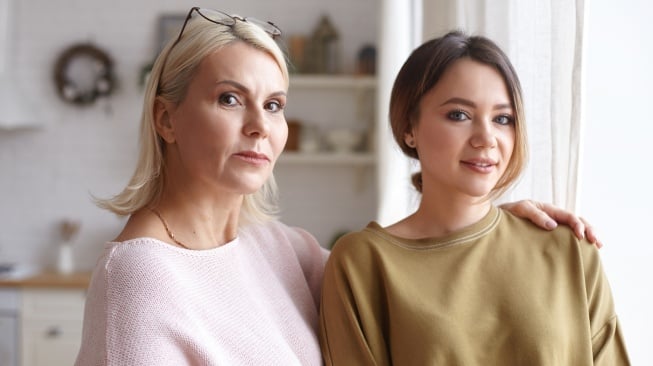 Ilustrasi ibu dan anak (Freepik/shurkin_son)