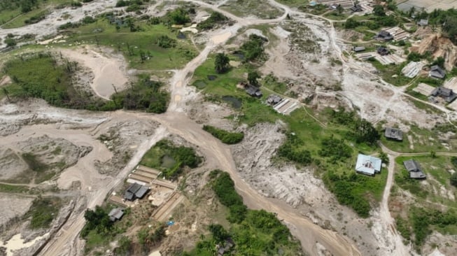 KLH Segel Sementara Tambang di Sumbar, Pasang Plang Pengawasan Publik