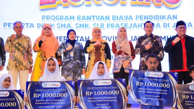 Gubernur Khofifah Luncurkan Bantuan Pendidikan Prasejahtera untuk Kurangi Angka Putus Sekolah