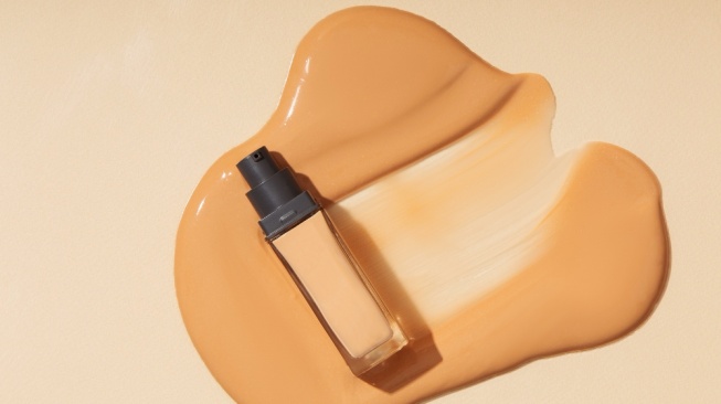 4 Rekomendasi Foundation Mengandung Skincare, Bikin Kulit Tetap Lembap