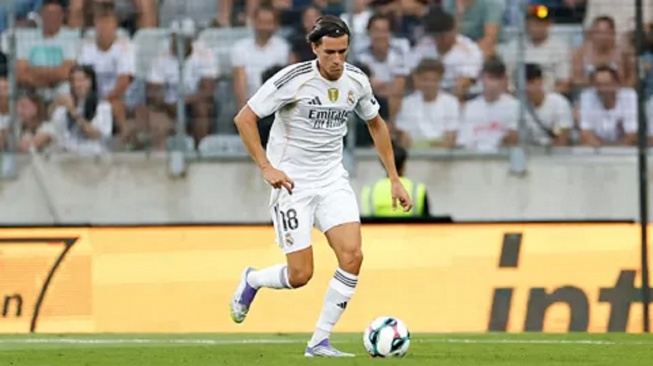 Steven Gerrard Semprot Dua Pemain Real Madrid Usai Tumbang dari Manchester City