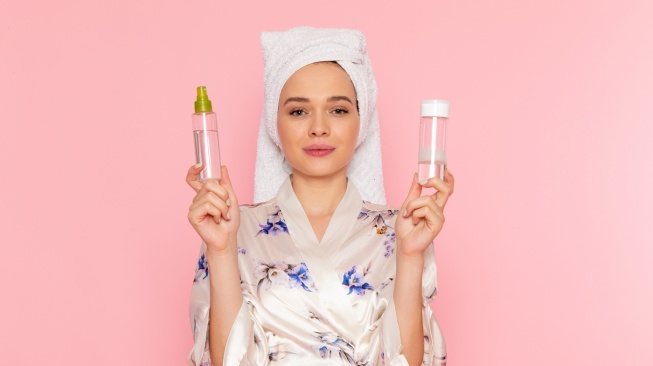 5 Essence Toner Lokal yang Ampuh Menghidrasi Kulit Kering Kerontang, Kulit Lembap dan Kenyal