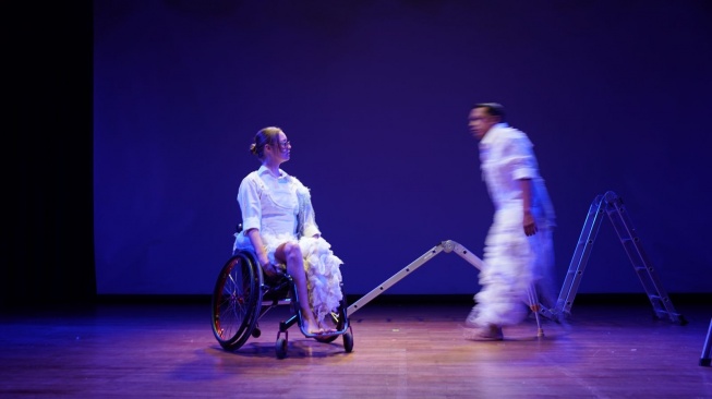 Bukti Nyata Seni Inklusif: Arif Onelegz dan Lauren Russel Buktikan Setiap Tubuh Bisa Menari