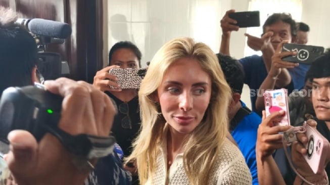 Niatnya Bikin Konten Nakal di Bali, Bintang OnlyFans Ini Malah Berakhir Didenda dan Dideportasi