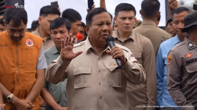 Jelang Nataru, Prabowo Minta Peringatan Dini BMKG Jadi Perhatian Serius