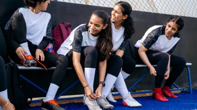 7 Rekomendasi Sepatu Futsal Cewek Terbaik, Kualitas Juara Bikin Anti Cedera
