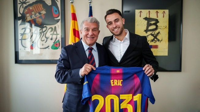 Perpanjangan Kontrak, Eric Garcia Tegaskan Ingin Pensiun di Barcelona