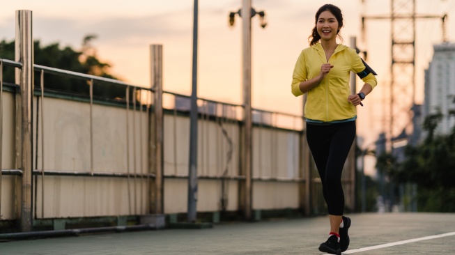 4 Rekomendasi Sepatu Daily Run yang Empuk dan Nyaman Dipakai