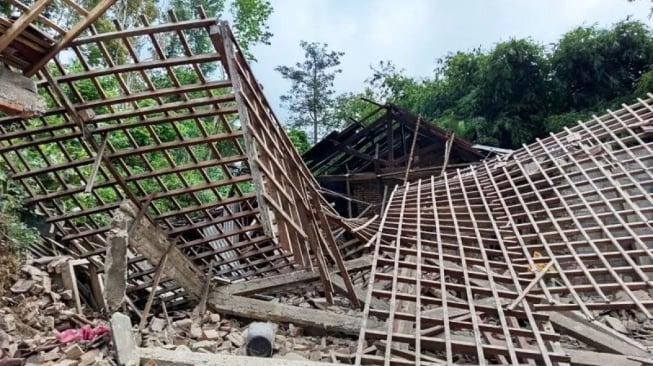 Heboh Ledakan Hancurkan 3 Rumah di Pacitan, Sejumlah Warga Luka-luka