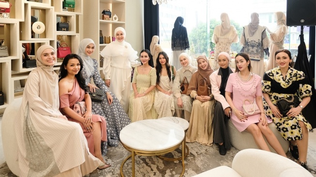 Natasha Rizki hingga Cut Meyriska Nikmati Suasana Big Library dari House of Zeta