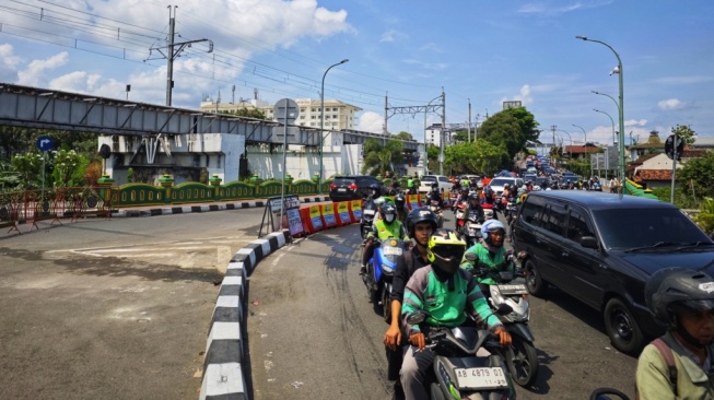Derita Berubah Asa, Jembatan Kewek Ditutup Justru Jadi Berkah Ratusan Pedagang Menara Kopi